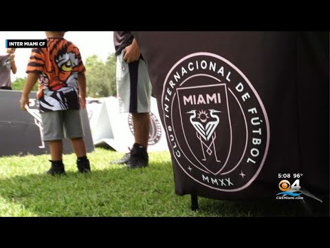¿Cuál es la relación de Inter Miami CF con la comunidad local?